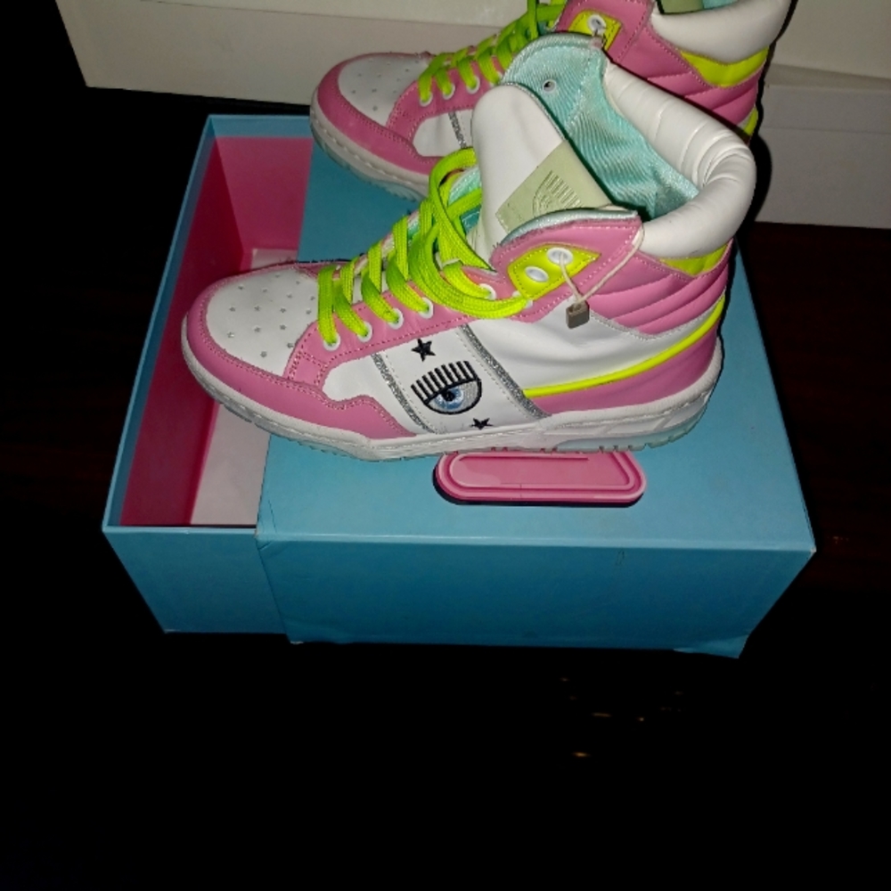 Chiara Ferragni tennis shoes size 7